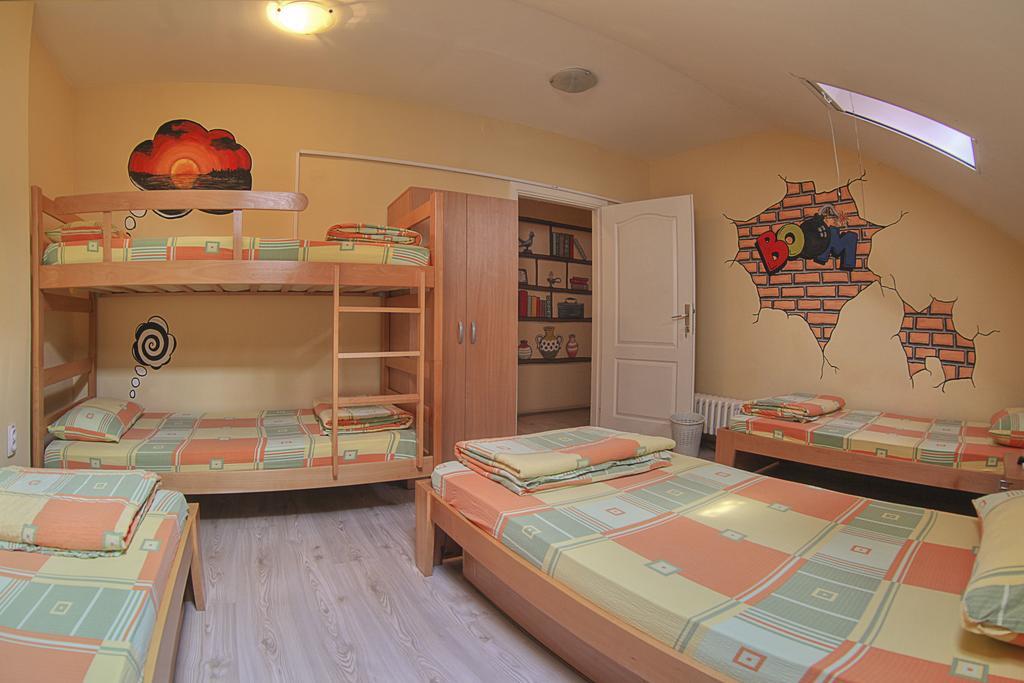 City Hostel Novi Sad Pokoj fotografie