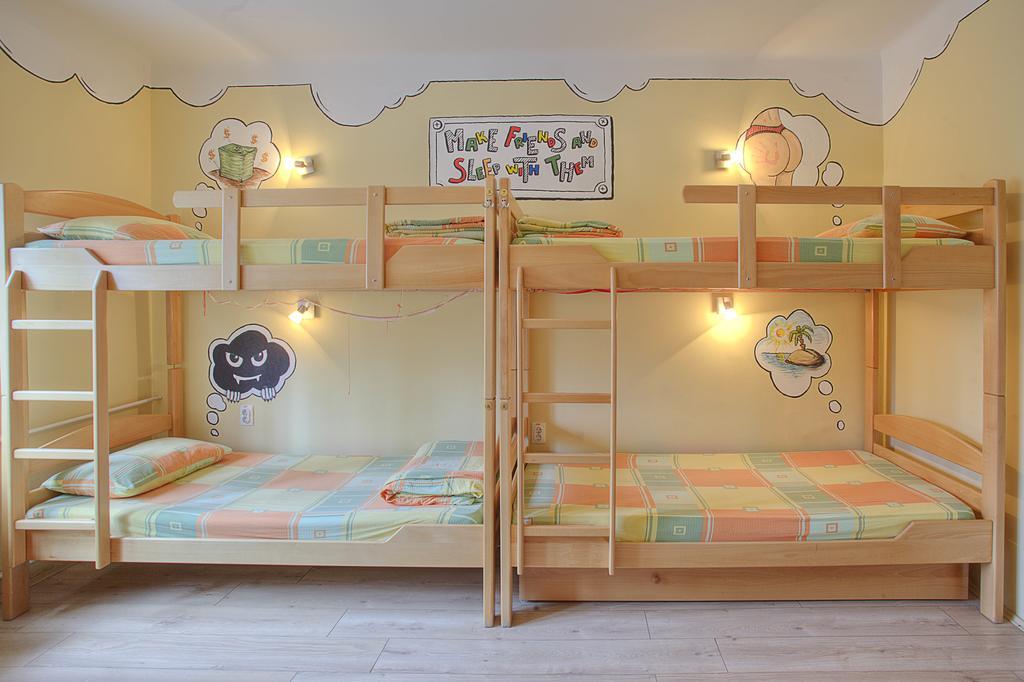 City Hostel Novi Sad Pokoj fotografie